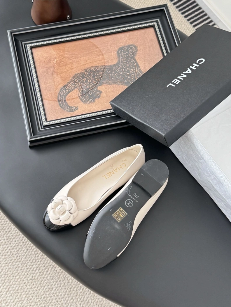 Sleek Chxnxl Flat Shoes 117591