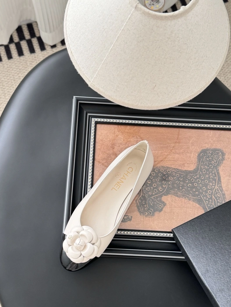 Sleek Chxnxl Flat Shoes 117591