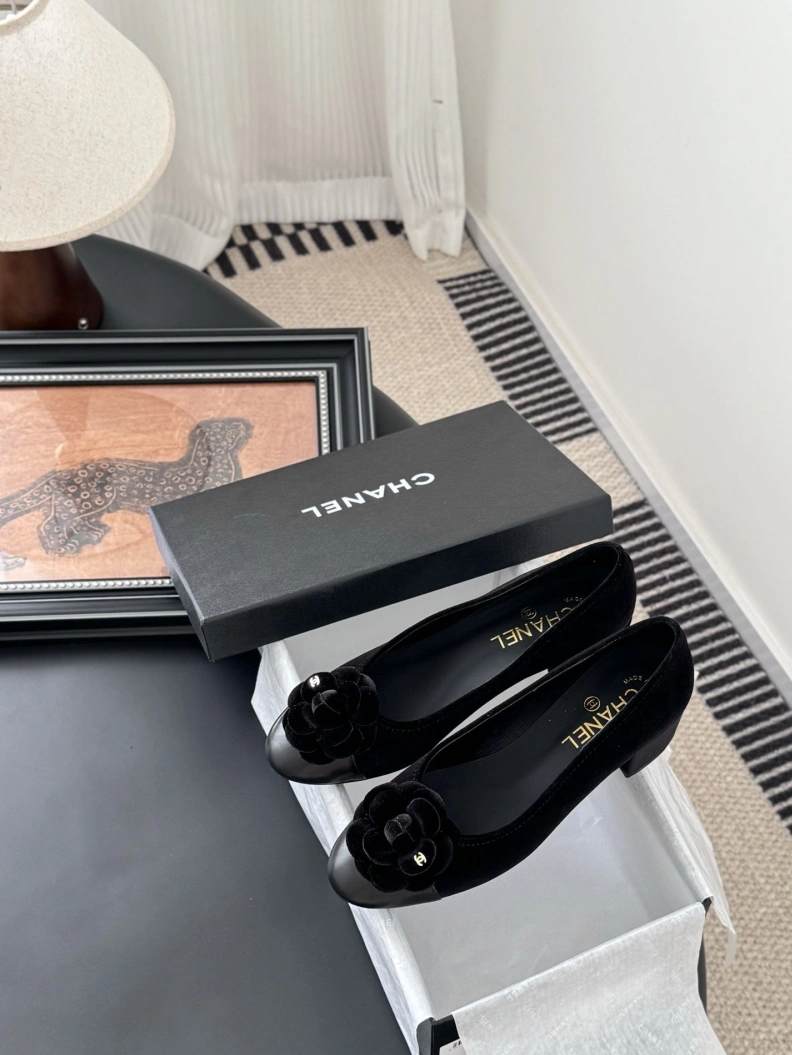 Trendsetting Chxnxl Flat Shoes 117585