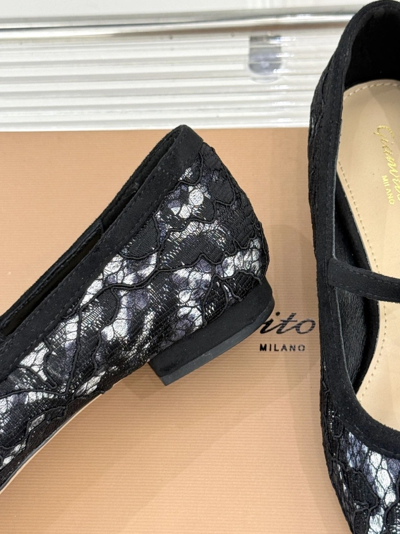 Stylish Othxr flat shoes 208632