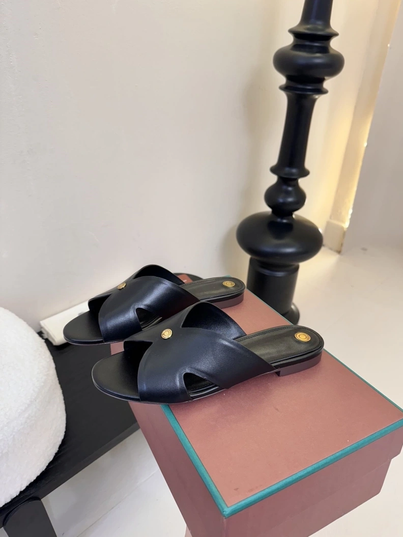 Othxr Slippers EyeCatching 208159