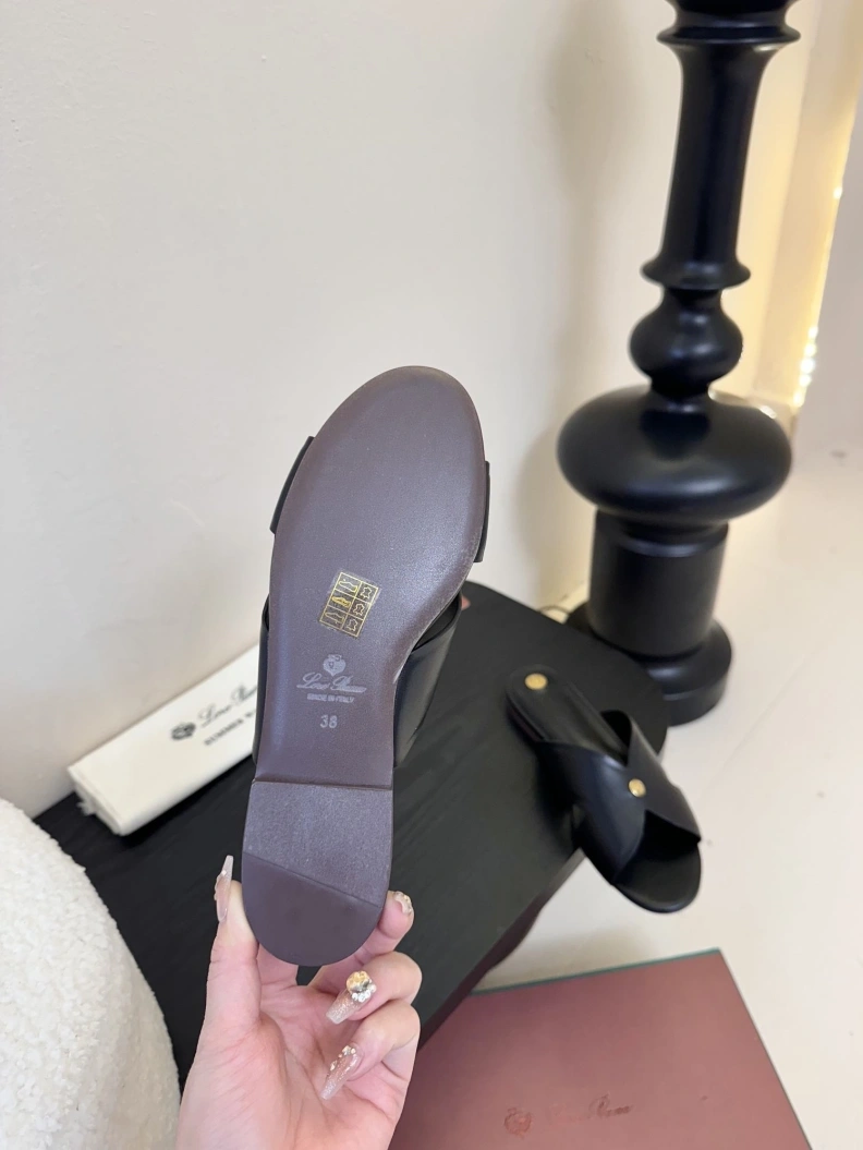 Othxr Slippers EyeCatching 208159