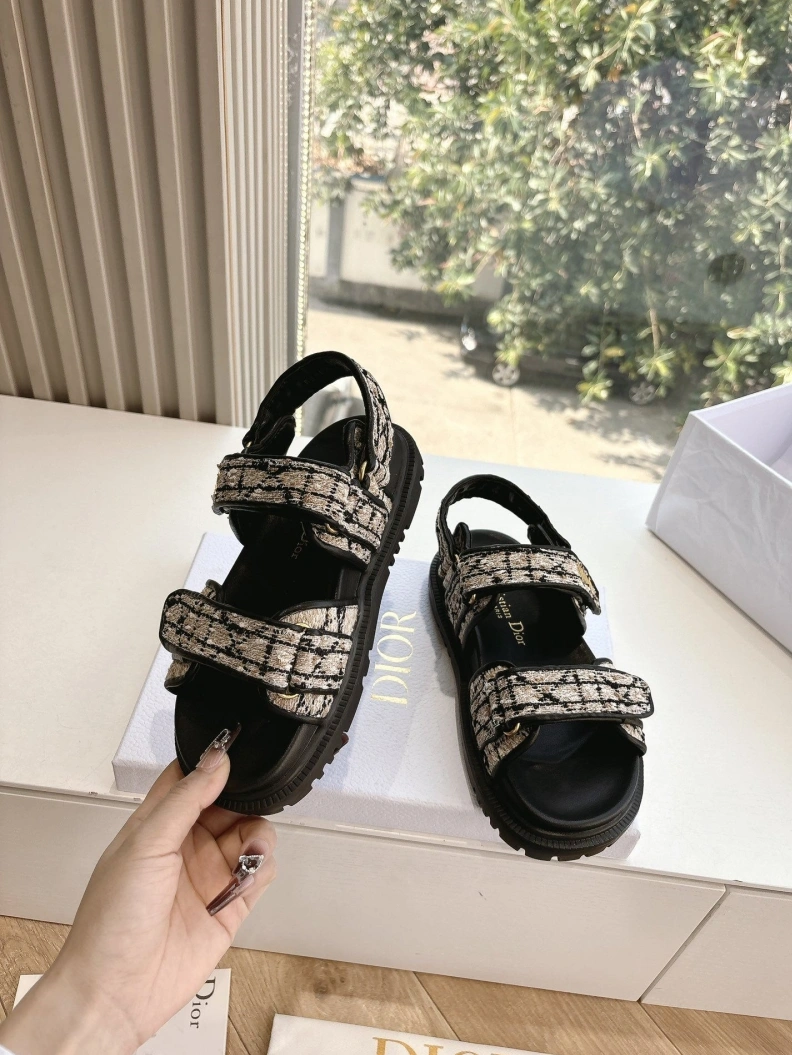 Sleek Chxnxl Sandals 117187
