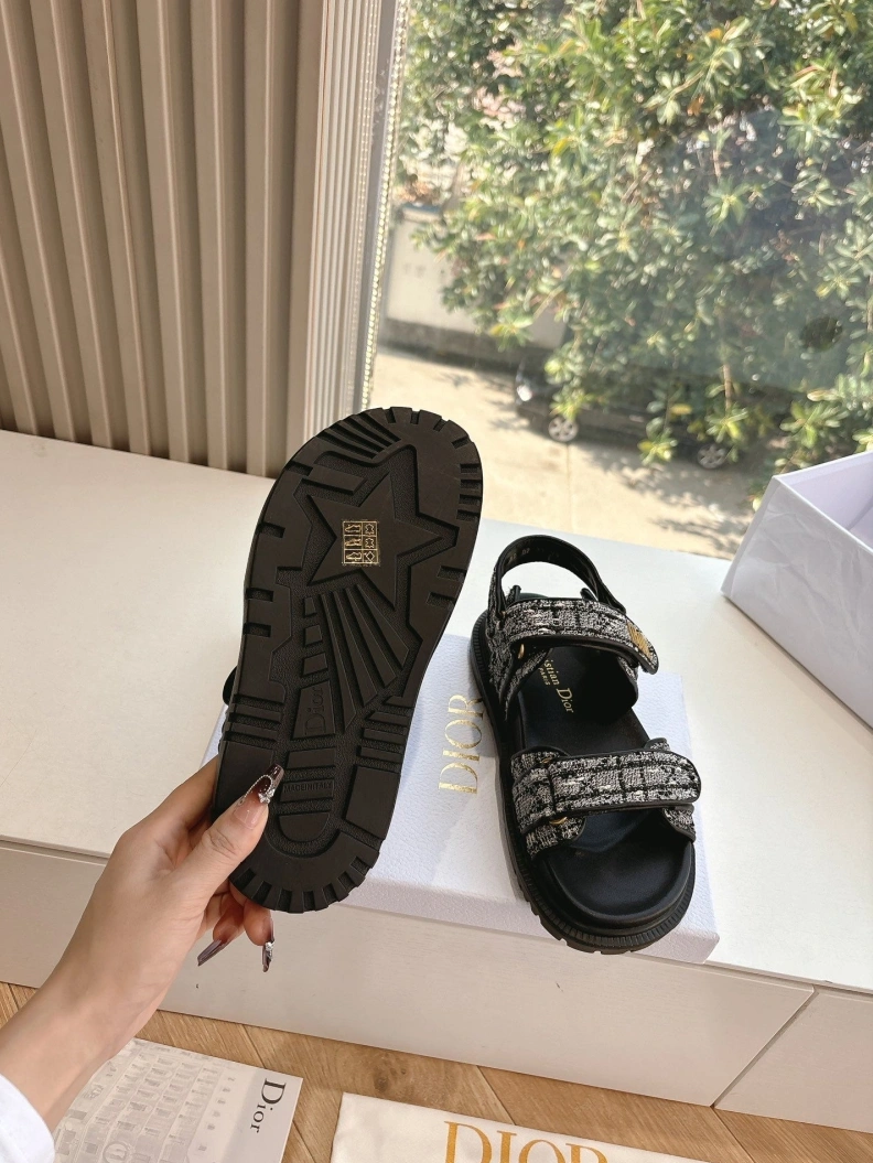 Chxnxl Sandals UrbanStyle 117190