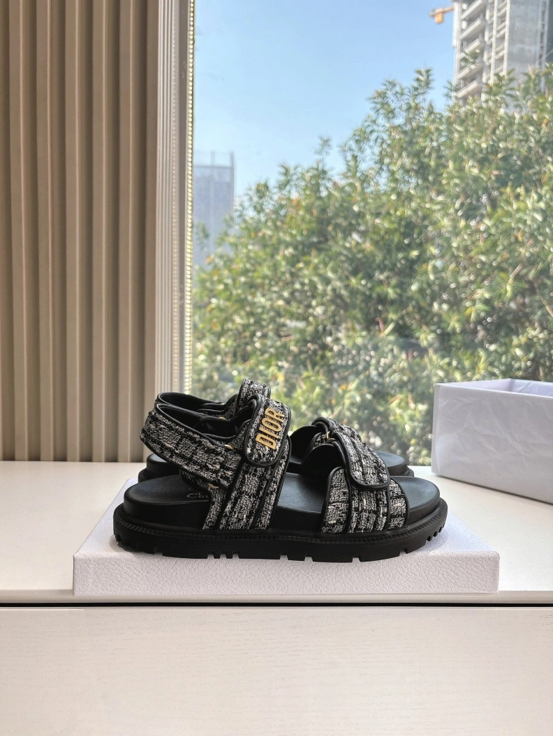 Chxnxl Sandals UrbanStyle 117190