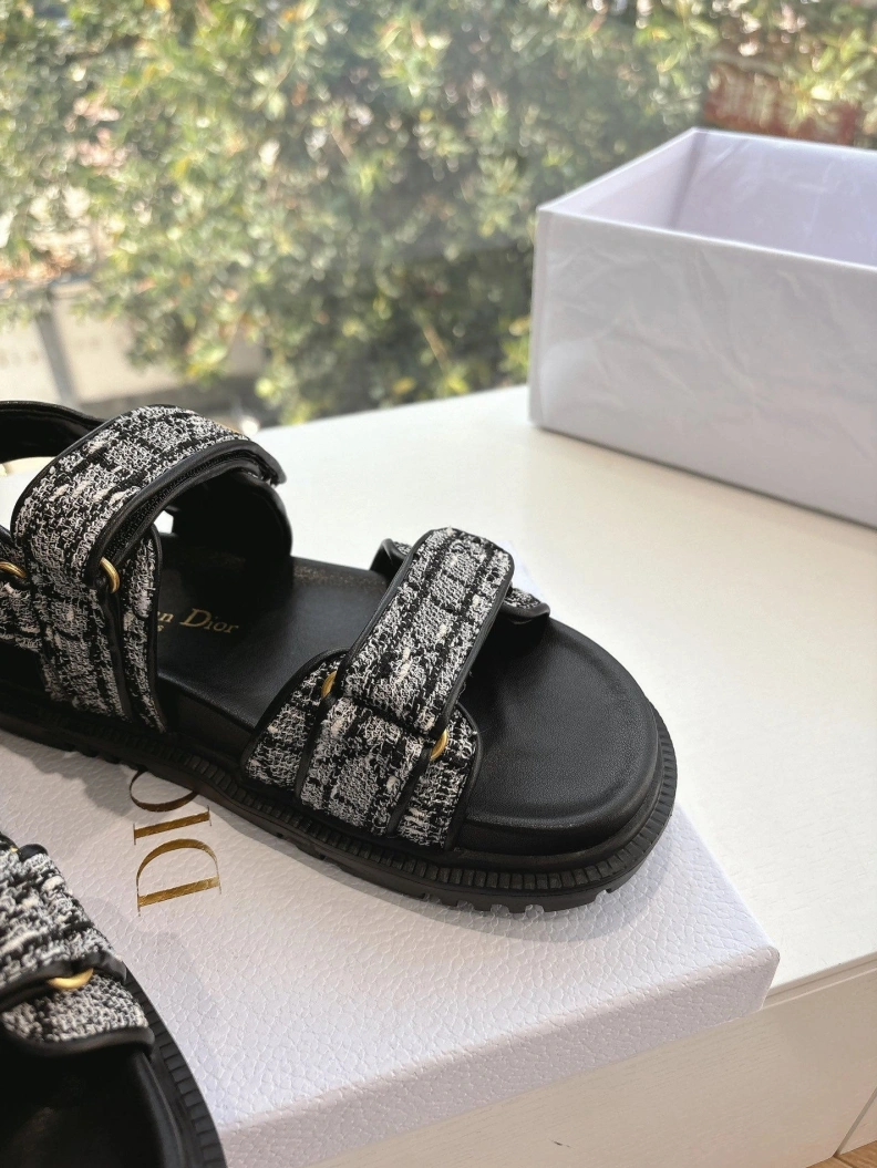 Chxnxl Sandals UrbanStyle 117190