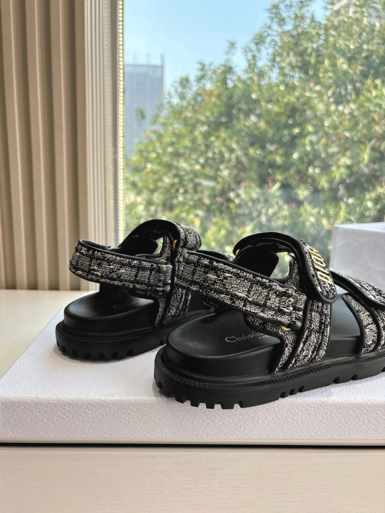 Chxnxl Sandals UrbanStyle 117190