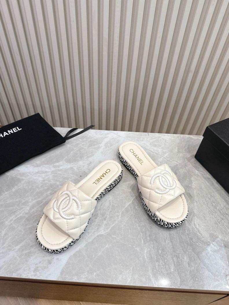 TopPick Chxnxl Slippers 116974