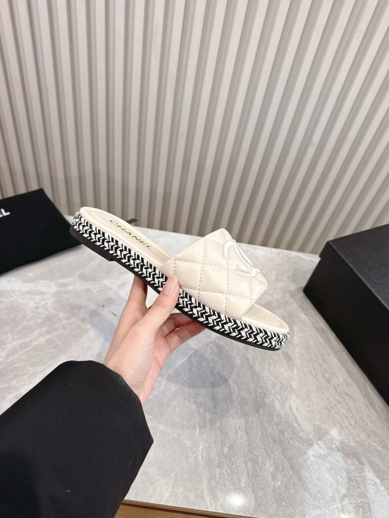 TopPick Chxnxl Slippers 116974