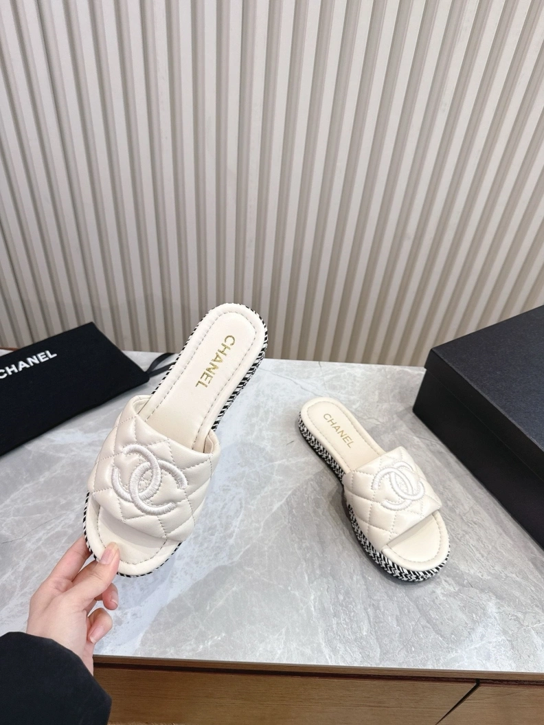 TopPick Chxnxl Slippers 116974