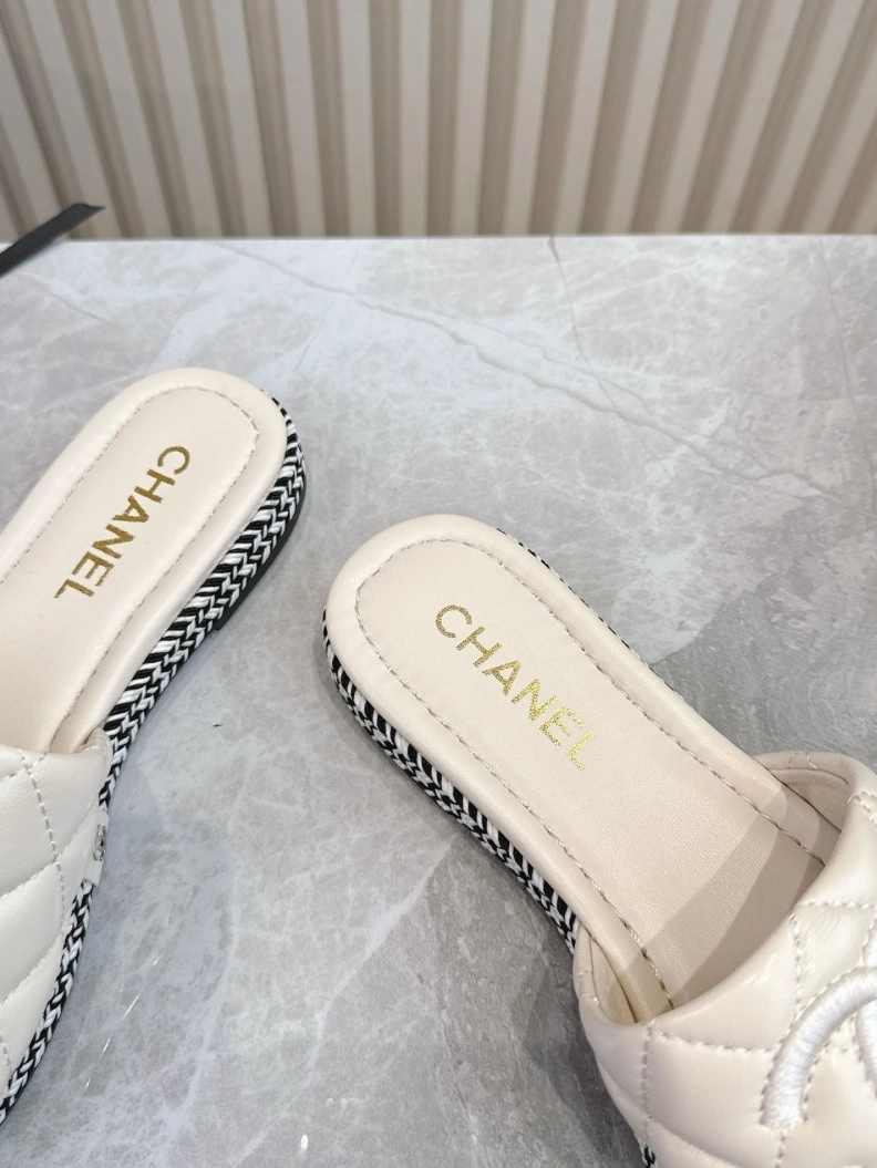 TopPick Chxnxl Slippers 116974