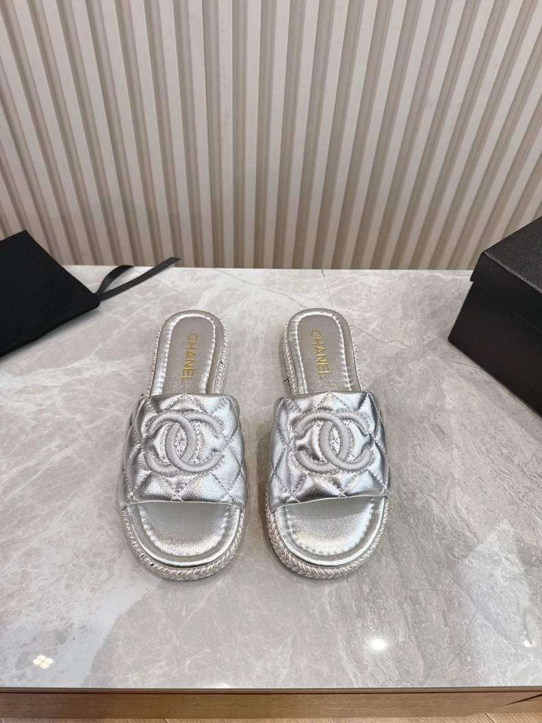 ModernLook Chxnxl Slippers 116975