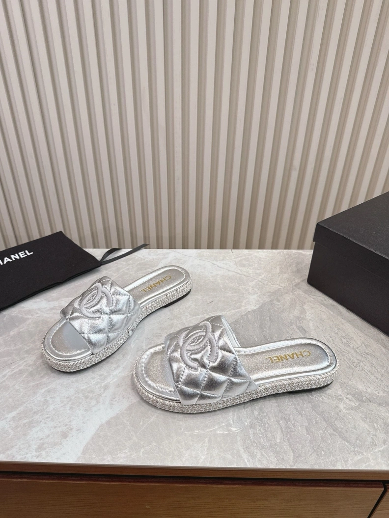 ModernLook Chxnxl Slippers 116975