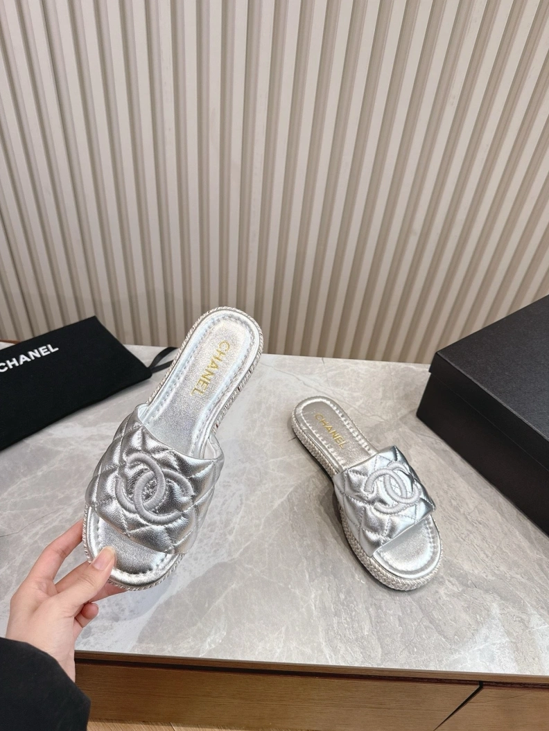 ModernLook Chxnxl Slippers 116975