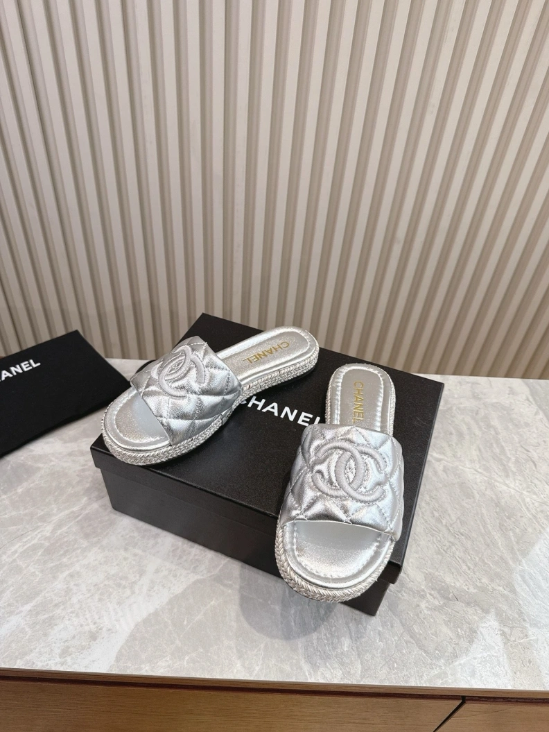ModernLook Chxnxl Slippers 116975