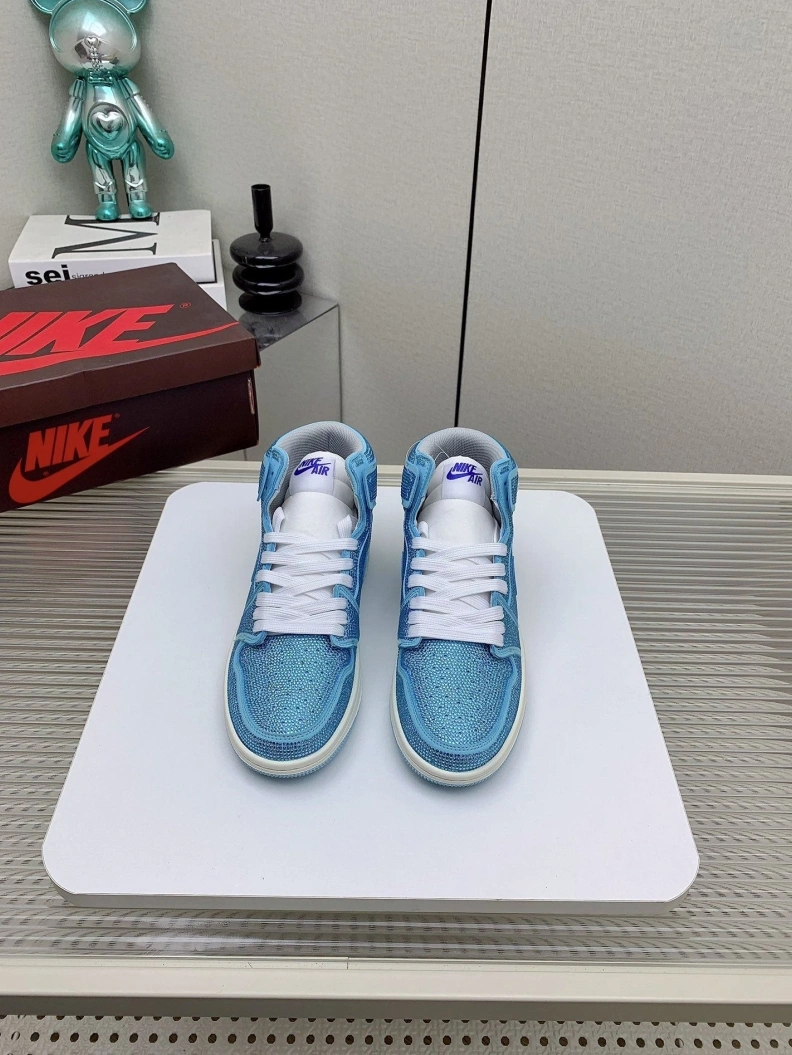 Lightweight Nxkx Sneakers 198605