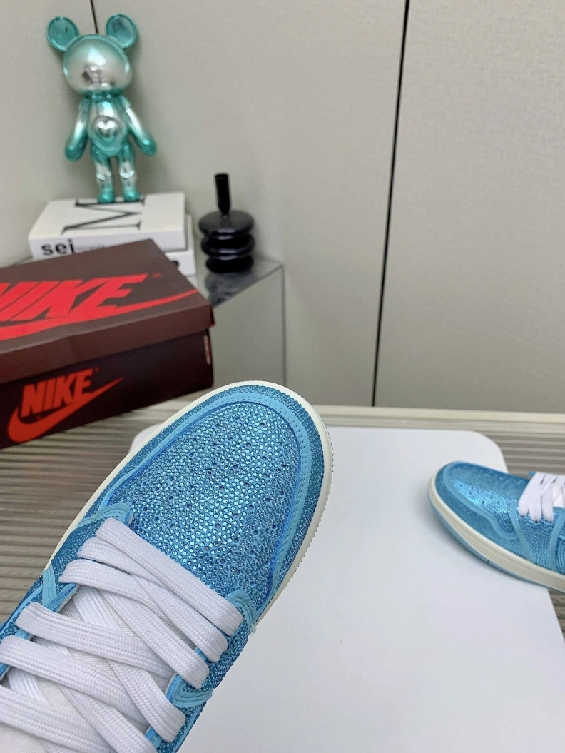 Lightweight Nxkx Sneakers 198605