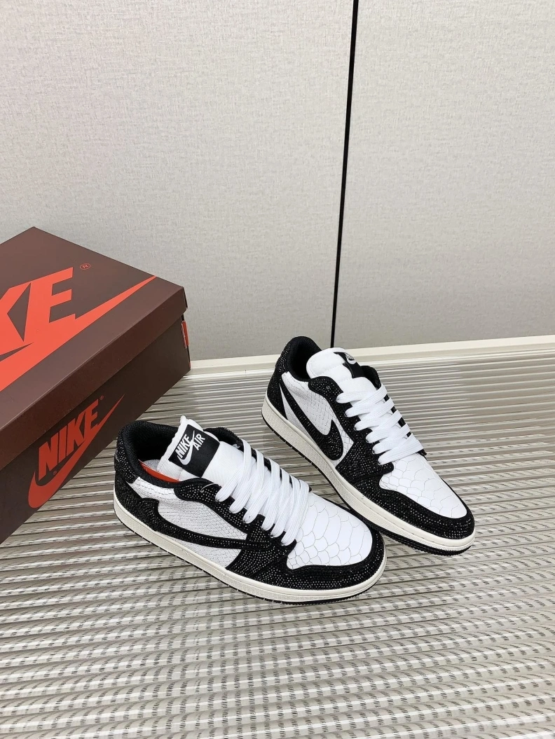 Sleek Nxkx Sneakers 198574