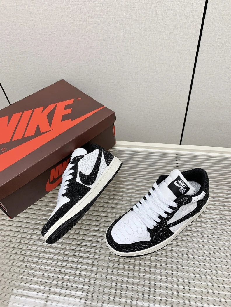 Sleek Nxkx Sneakers 198574