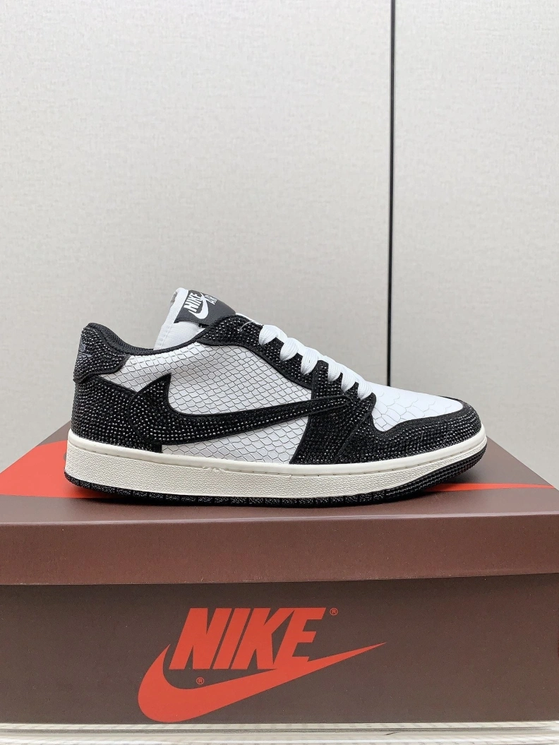 Sleek Nxkx Sneakers 198574