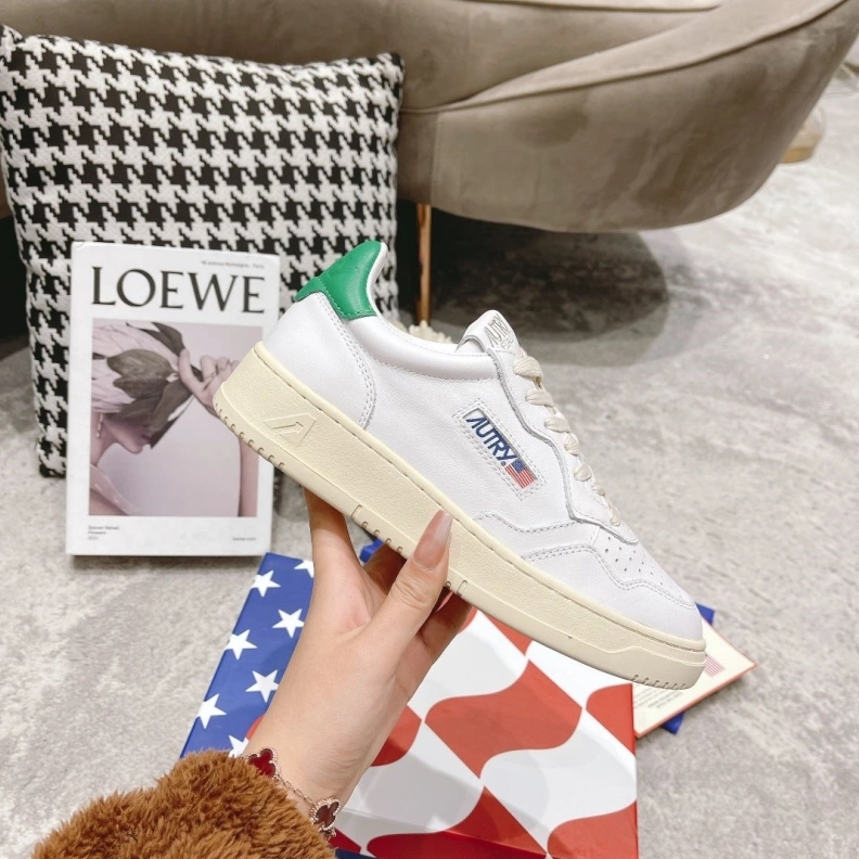 AllSeason Othxr Sneakers 209465