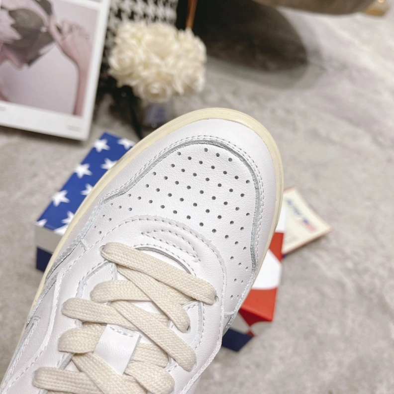 AllSeason Othxr Sneakers 209465