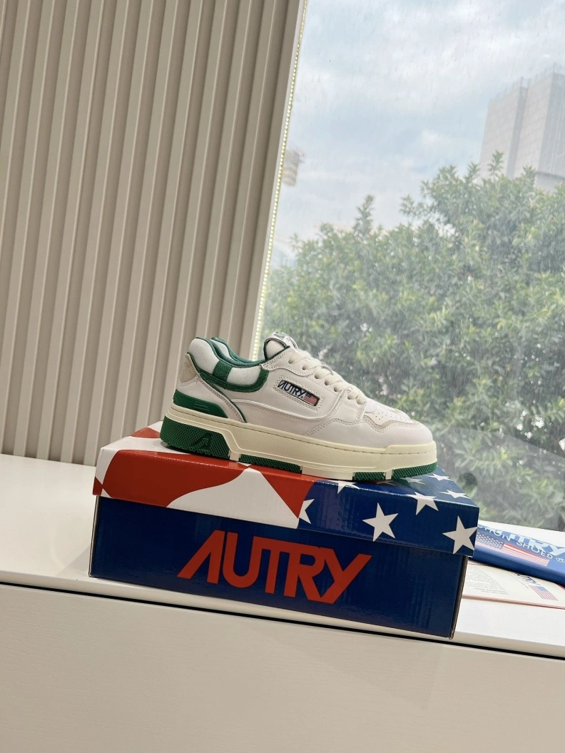 Comfortable Othxr Sneakers 209463