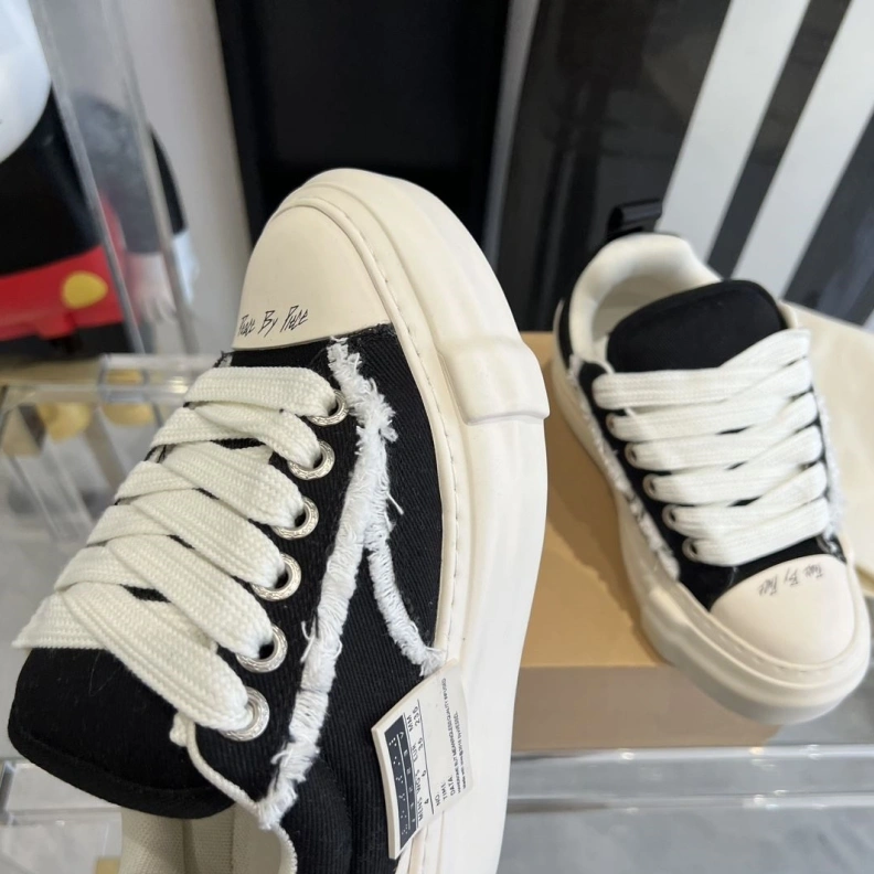 Bxlxnciaga Casual Shoe GoAnywhere 109173