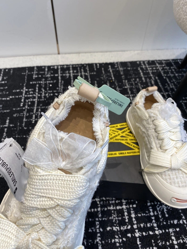 Versatile Othxr Sneakers 209399