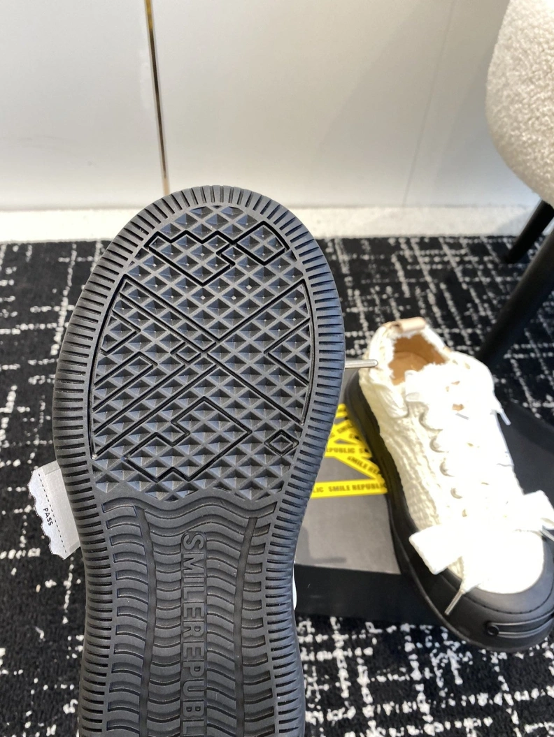 Versatile Othxr Sneakers 209401