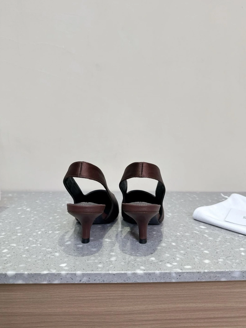 NewStyle Othxr Sandals 209680