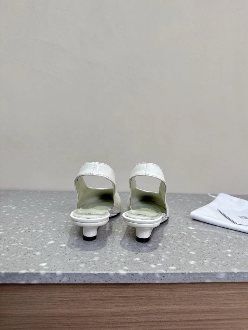 NewStyle Othxr Sandals 209664