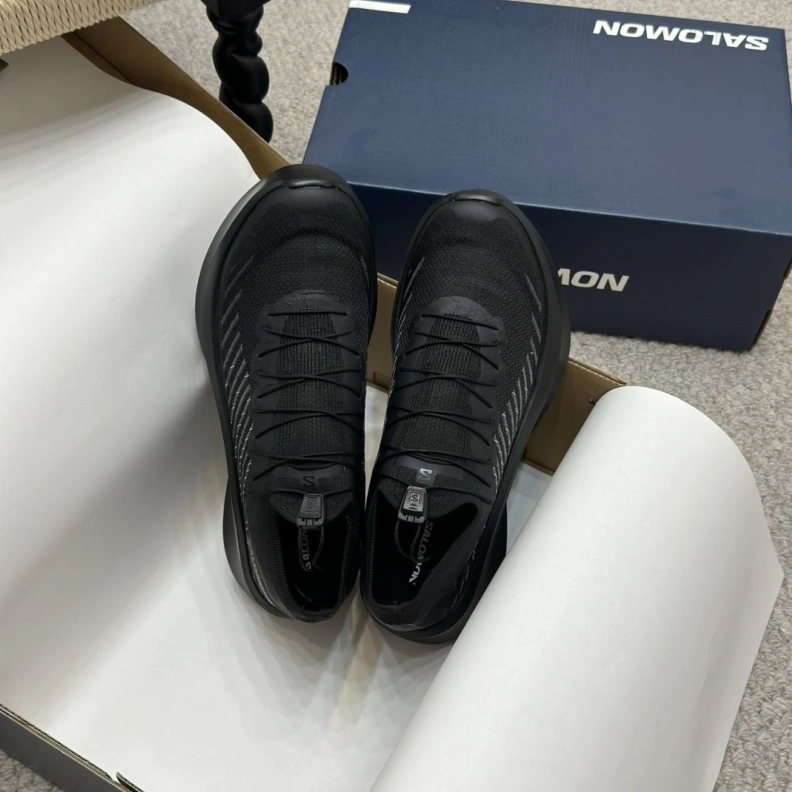 Versatile Othxr Sneakers 209350