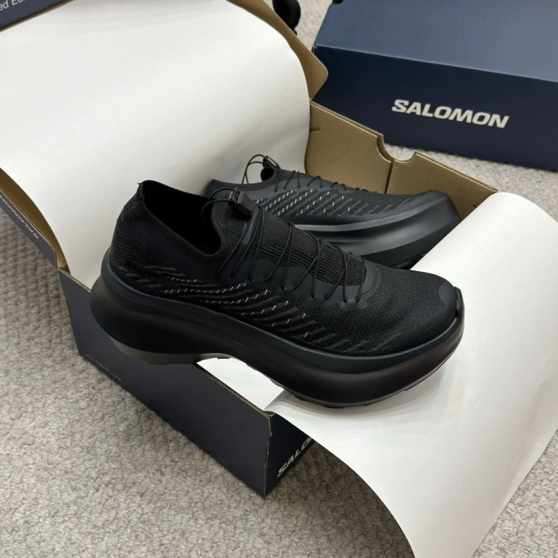Versatile Othxr Sneakers 209350