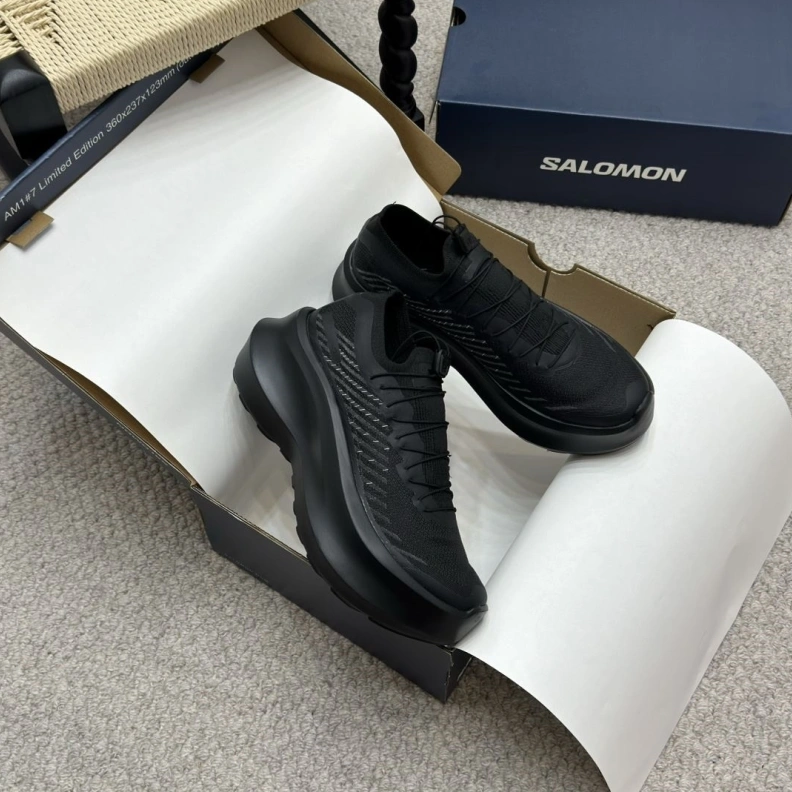 Versatile Othxr Sneakers 209350