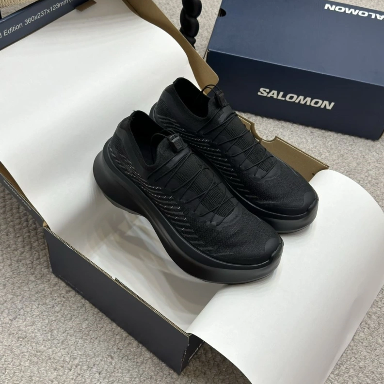 Versatile Othxr Sneakers 209350