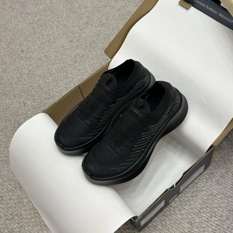 Versatile Othxr Sneakers 209350