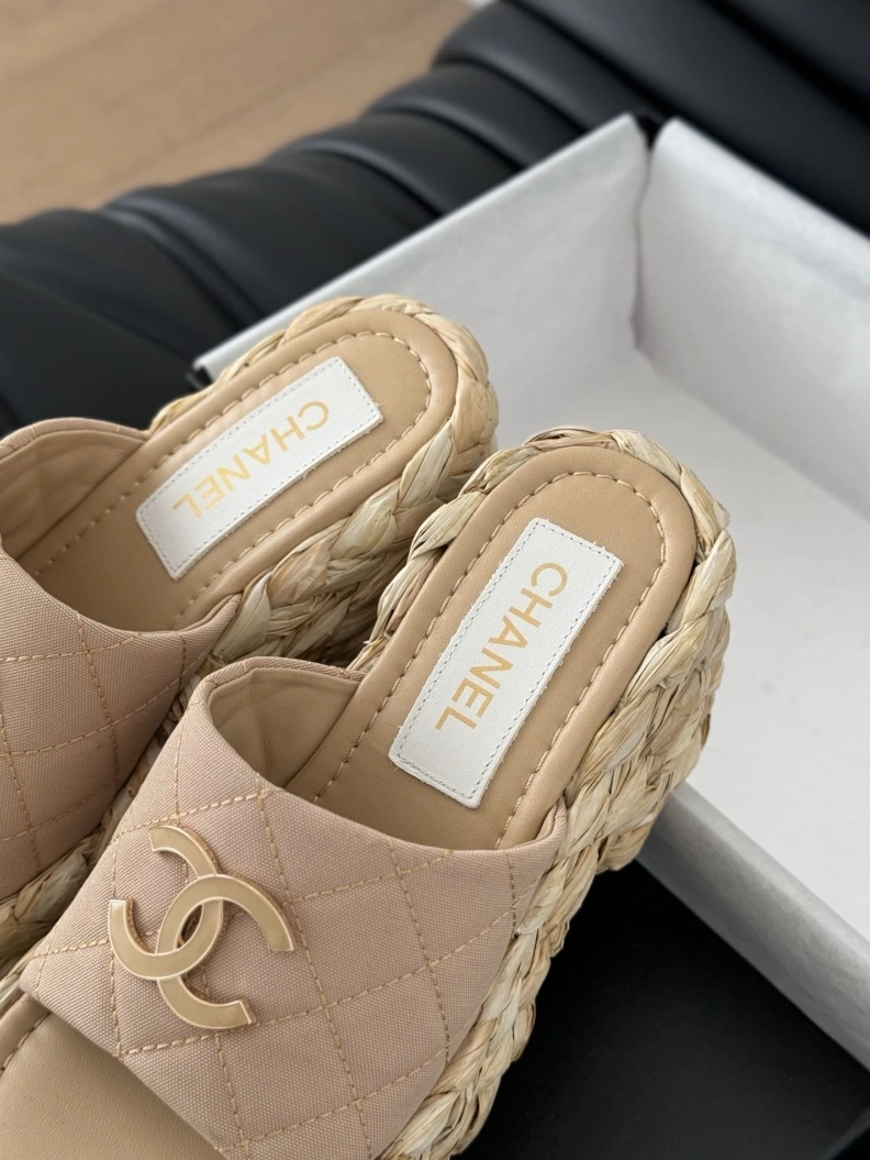 AllSeason Chxnxl Slippers 117826