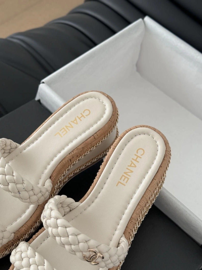 Chxnxl Slippers Vibrant 117804