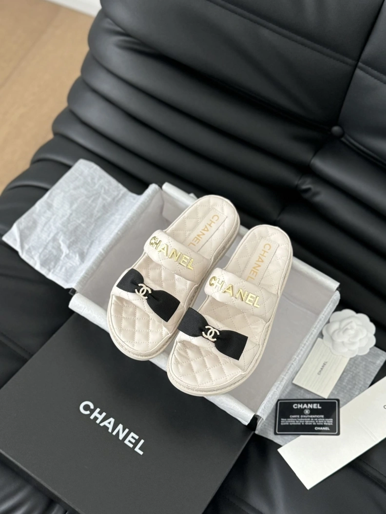 Practical Chxnxl Slippers 117811