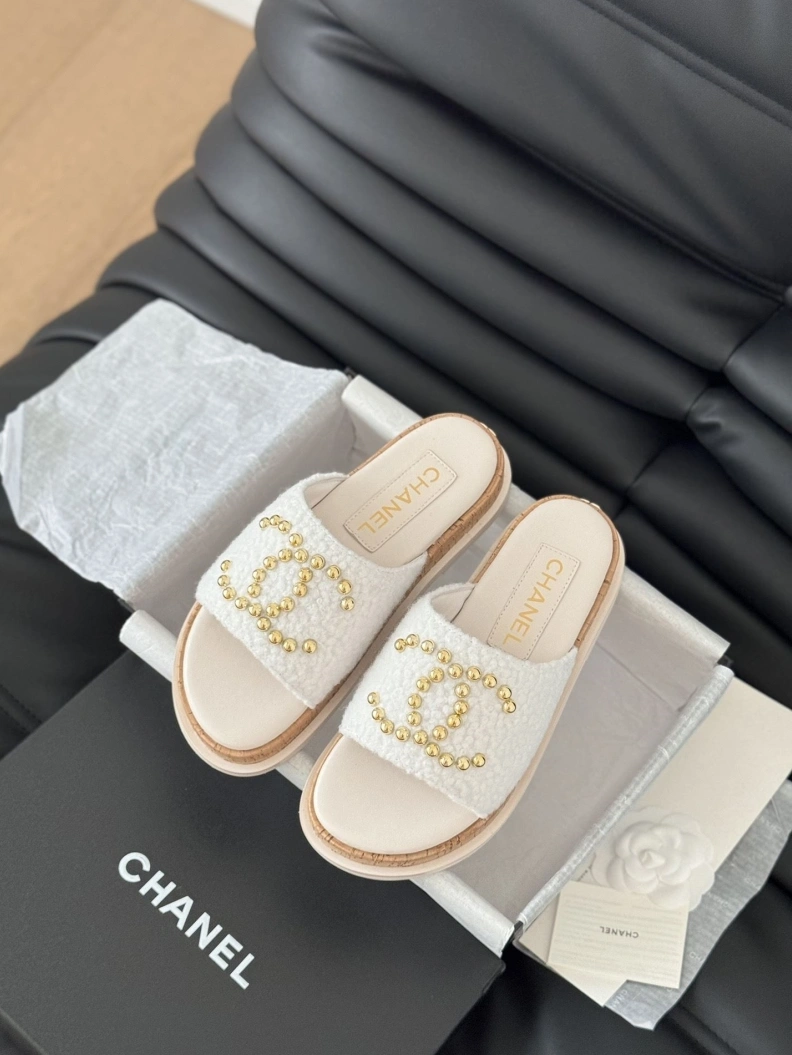 Refined Chxnxl Slippers 117825