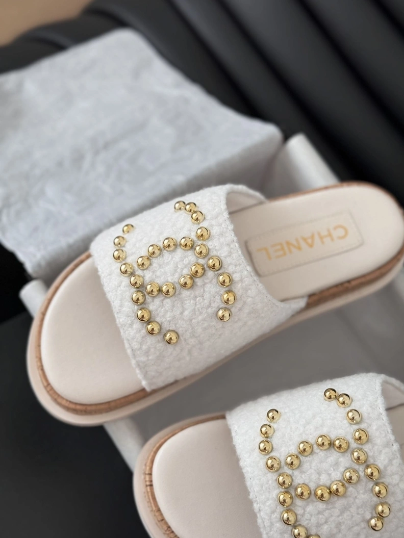 Refined Chxnxl Slippers 117825