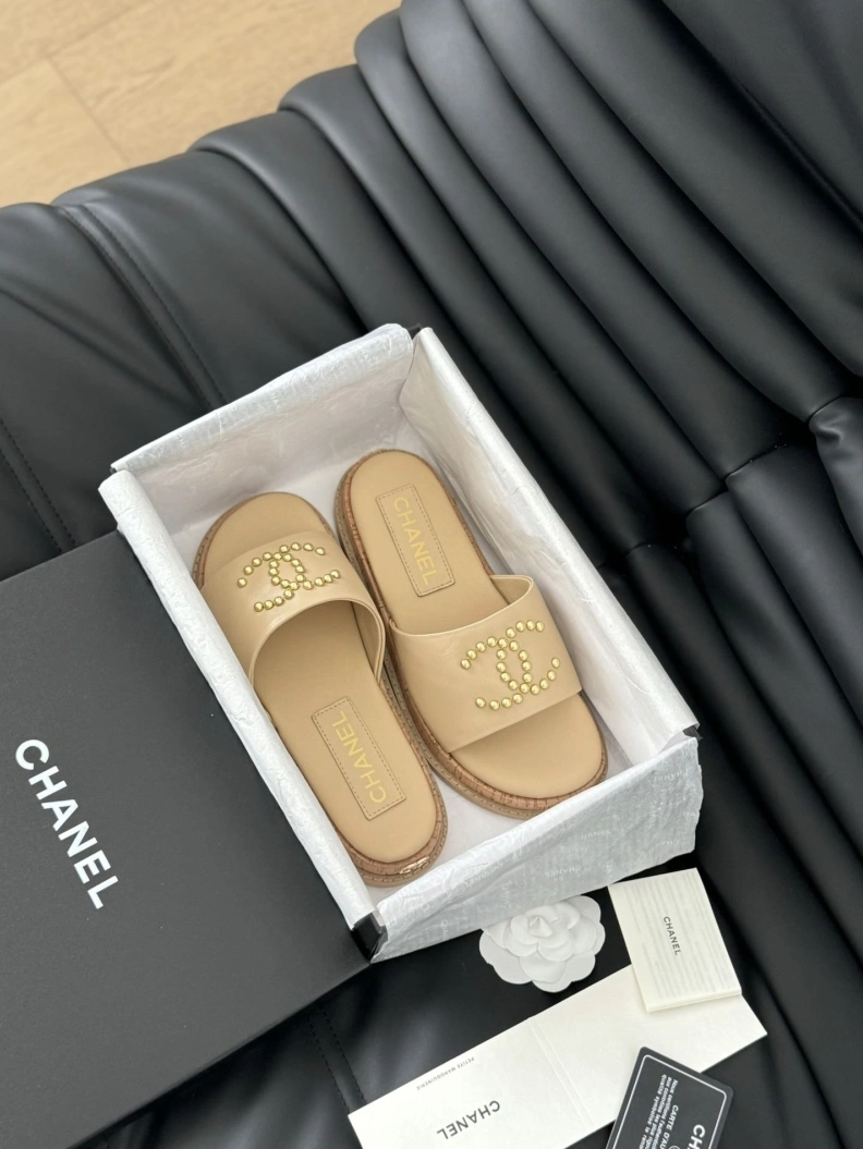 Modern Chxnxl Slippers 117809