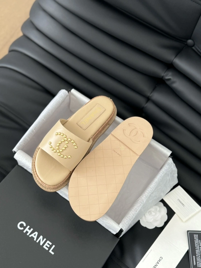 Modern Chxnxl Slippers 117809