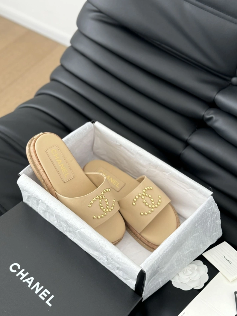 Modern Chxnxl Slippers 117809