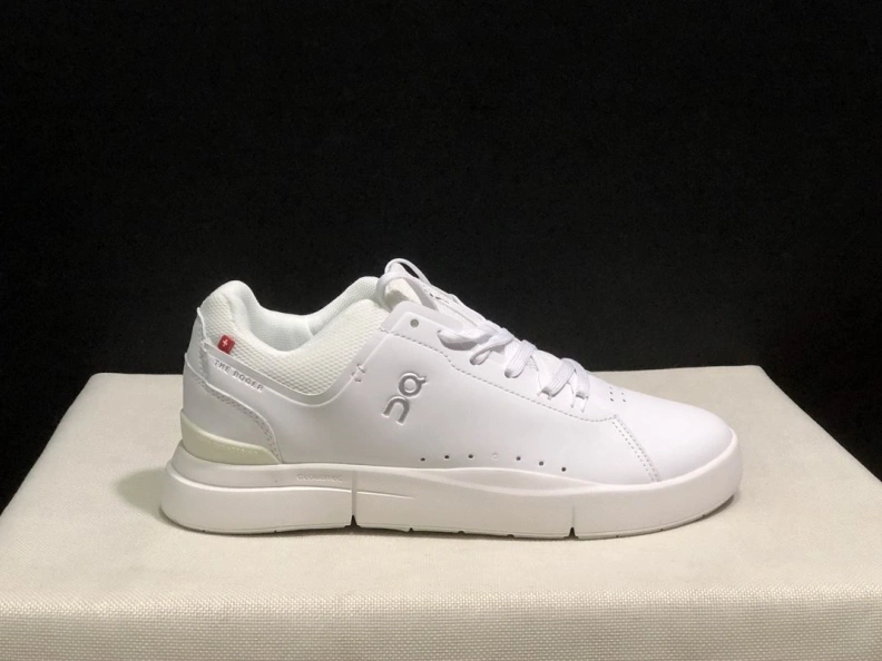 Versatile Othxr Sneakers 209265