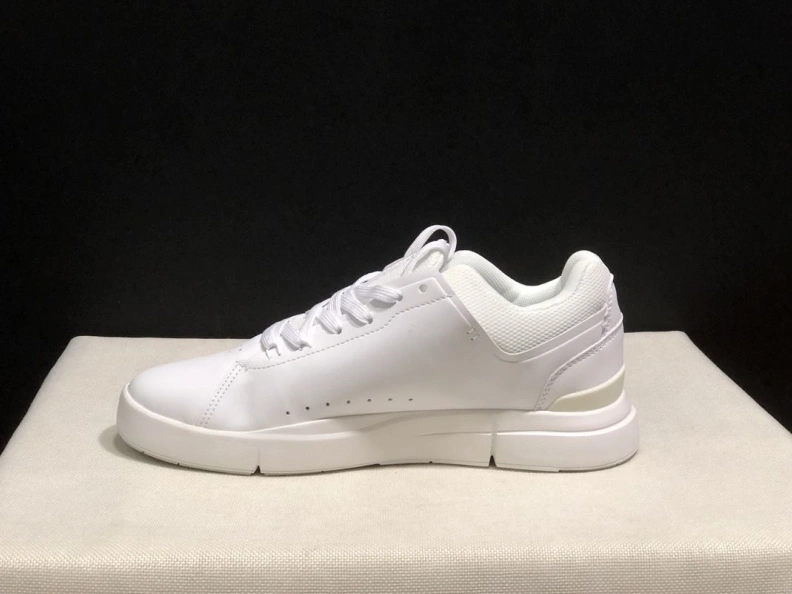 Versatile Othxr Sneakers 209265