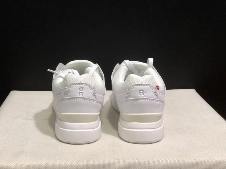 Versatile Othxr Sneakers 209265