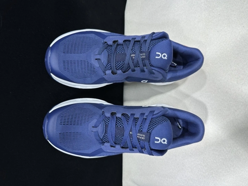 Sleek Othxr Sneakers 209169