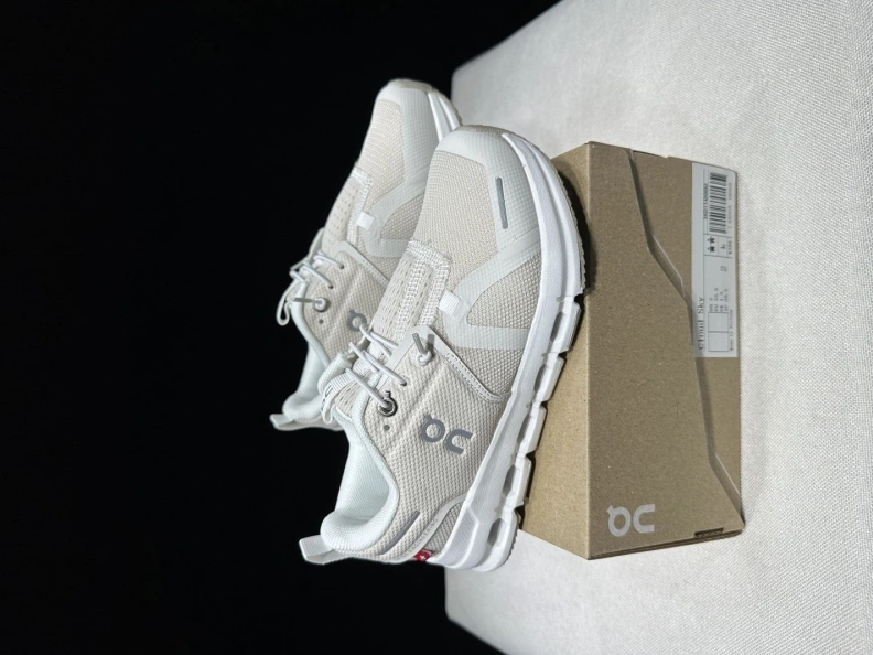 Versatile Othxr Sneakers 209098